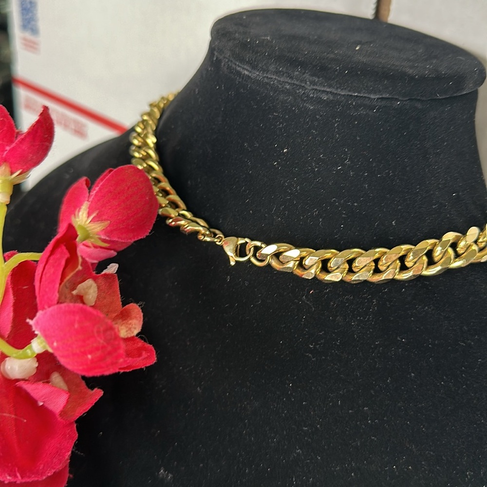 ♥️🔐 Louis Vuitton Lock & Key Necklace ⚜️♥️ - Picture 3 of 3